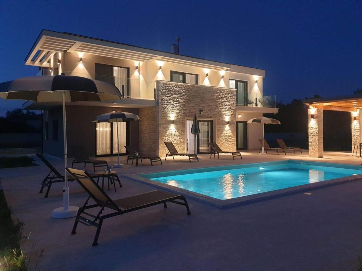 Luxury Villa Serena 2022 - With Heated Pool Cukrici Ngoại thất bức ảnh